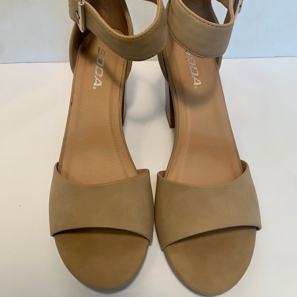 Soda Brand • Trendy Nude Pumps